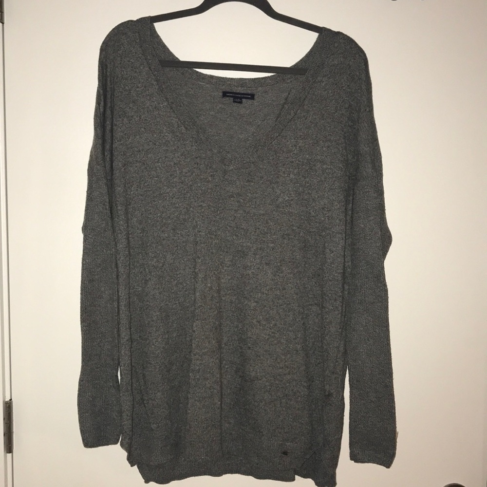 American Eagle v neck sweater